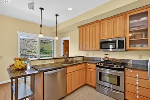 499 1st St, Maupin, OR 97037 - Photo 11