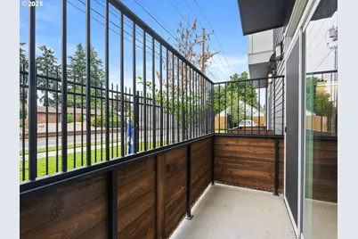 10985 E Burnside St #8, Portland, OR 97216 - Photo 15