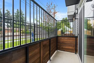 10985 E Burnside St, Portland, OR 97216 - Photo 15