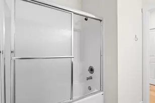 10985 E Burnside St, Portland, OR 97216 - Photo 13