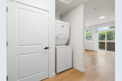 10985 E Burnside St #8, Portland, OR 97216 - Photo 11