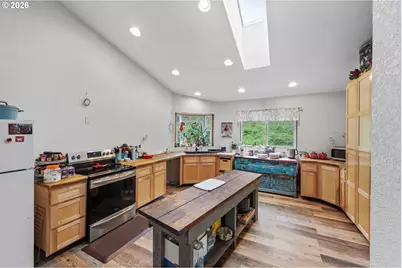 93751 Coos Sumner Ln, Coos Bay, OR 97420 - Photo 9