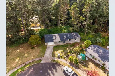1942 SW Galley Ct, Lincoln City, OR 97367 - Photo 35