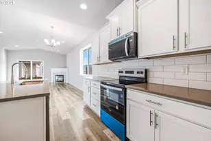 435 S Elm St, Yamhill, OR 97148 - Photo 13