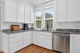 4836 N Albina Ave, Portland, OR 97217 - Photo 9