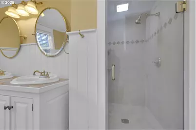 27730 Erickson Rd, Eugene, OR 97402 - Photo 21