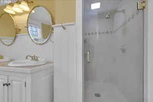 27730 Erickson Rd, Eugene, OR 97402 - Photo 21