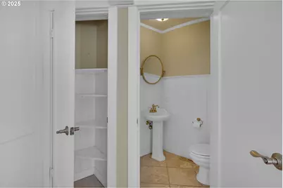 27730 Erickson Rd, Eugene, OR 97402 - Photo 15