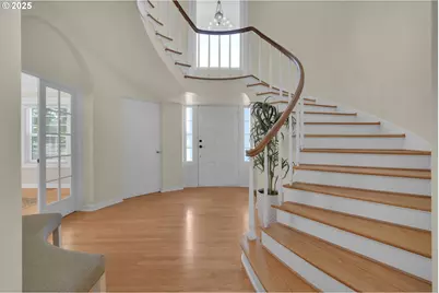 27730 Erickson Rd, Eugene, OR 97402 - Photo 17