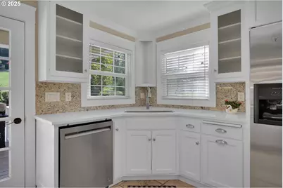 27730 Erickson Rd, Eugene, OR 97402 - Photo 5