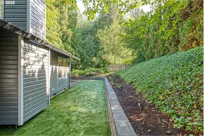 5810 SW Vermont St, Portland, OR 97219 - Photo 19