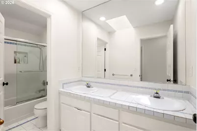 5135 Greensborough Ct, Lake Oswego, OR 97035 - Photo 15
