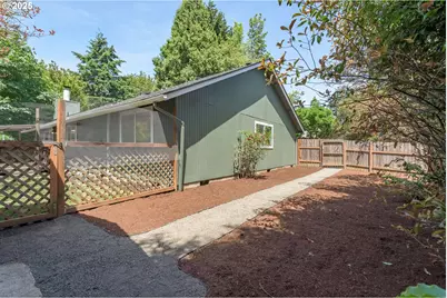 2817 Applewood Ln, Eugene, OR 97408 - Photo 39
