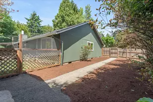 2817 Applewood Ln, Eugene, OR 97408 - Photo 39