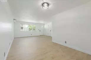 2817 Applewood Ln, Eugene, OR 97408 - Photo 9