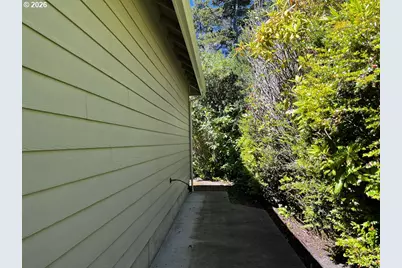 87989 Kelsie Way, Florence, OR 97439 - Photo 39