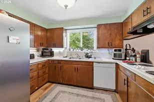 1990 W 18th Ave, Eugene, OR 97402 - Photo 9