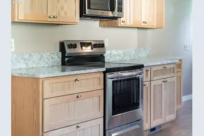 21075 S Highway 99E, Oregon City, OR 97045 - Photo 9