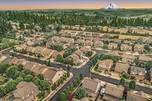 12725 Aspenwood Ln, Oregon City, OR 97045 - Photo 3