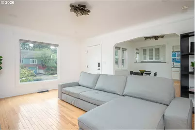 4207 NE 77th Ave, Portland, OR 97218 - Photo 3