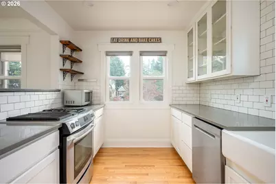 4207 NE 77th Ave, Portland, OR 97218 - Photo 7