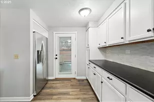 1371 NE Barnes Ct, Gresham, OR 97030 - Photo 15