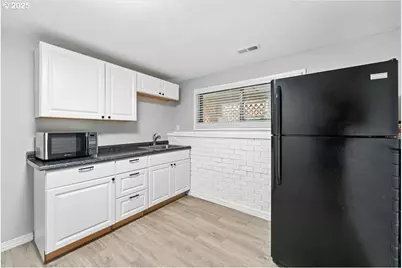 1371 NE Barnes Ct, Gresham, OR 97030 - Photo 35