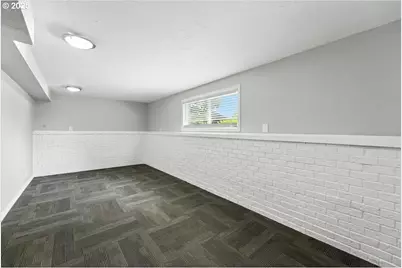 1371 NE Barnes Ct, Gresham, OR 97030 - Photo 33