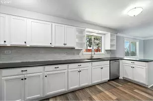 1371 NE Barnes Ct, Gresham, OR 97030 - Photo 17