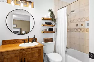 905 NE 3rd St, Oakland, OR 97462 - Photo 27