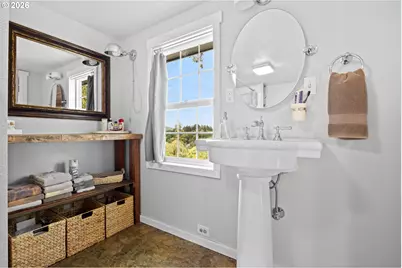 905 NE Third St, Oakland, OR 97462 - Photo 35