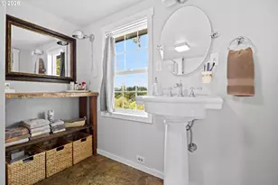905 NE 3rd St, Oakland, OR 97462 - Photo 35