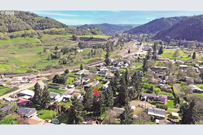 171 2nd St, Dillard, OR 97432 - Photo 33