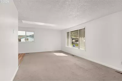 171 2nd St, Dillard, OR 97432 - Photo 5