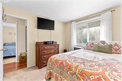 10010 SE Taggart St, Portland, OR 97266 - Photo 25