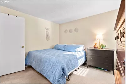 10010 SE Taggart St, Portland, OR 97266 - Photo 23