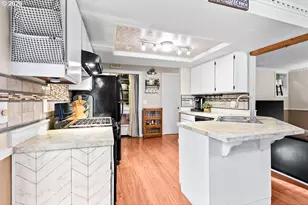 10010 SE Taggart St, Portland, OR 97266 - Photo 17