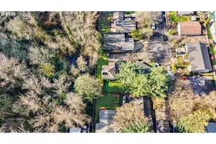 10010 SE Taggart St, Portland, OR 97266 - Photo 35