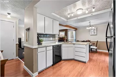 10010 SE Taggart St, Portland, OR 97266 - Photo 9