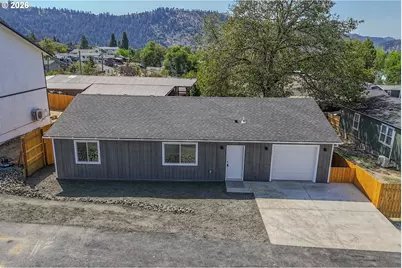 76 SE Darrell Ave, Winston, OR 97496 - Photo 1