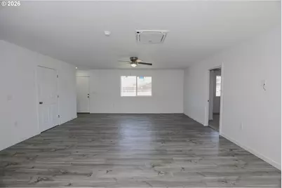 76 SE Darrell Ave, Winston, OR 97496 - Photo 5