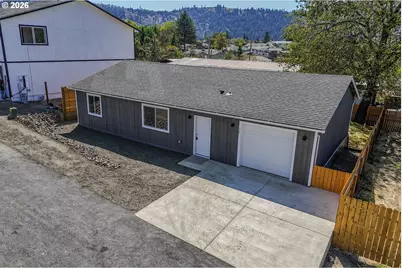 76 SE Darrell Ave, Winston, OR 97496 - Photo 3