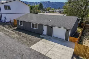 76 SE Darrell Ave, Winston, OR 97496 - Photo 3