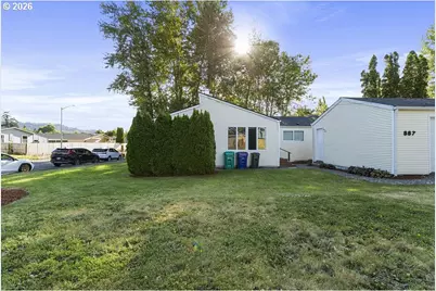 877 SE Francis Ave, Gresham, OR 97080 - Photo 3