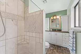 11870 SE Australis Ct, Happy Valley, OR 97086 - Photo 13