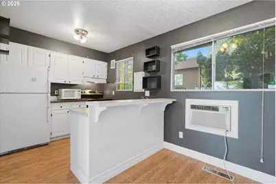839 SW Broadway Dr #74, Portland, OR 97201 - Photo 9