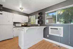 839 SW Broadway Dr, Portland, OR 97201 - Photo 9