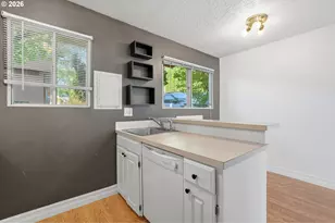 839 SW Broadway Dr, Portland, OR 97201 - Photo 11