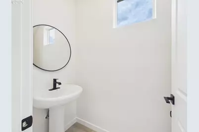 2018 NW 17th Pl, Battle Ground, WA 98604 - Photo 3