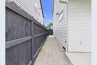 2018 NW 17th Pl, Battle Ground, WA 98604 - Photo 13